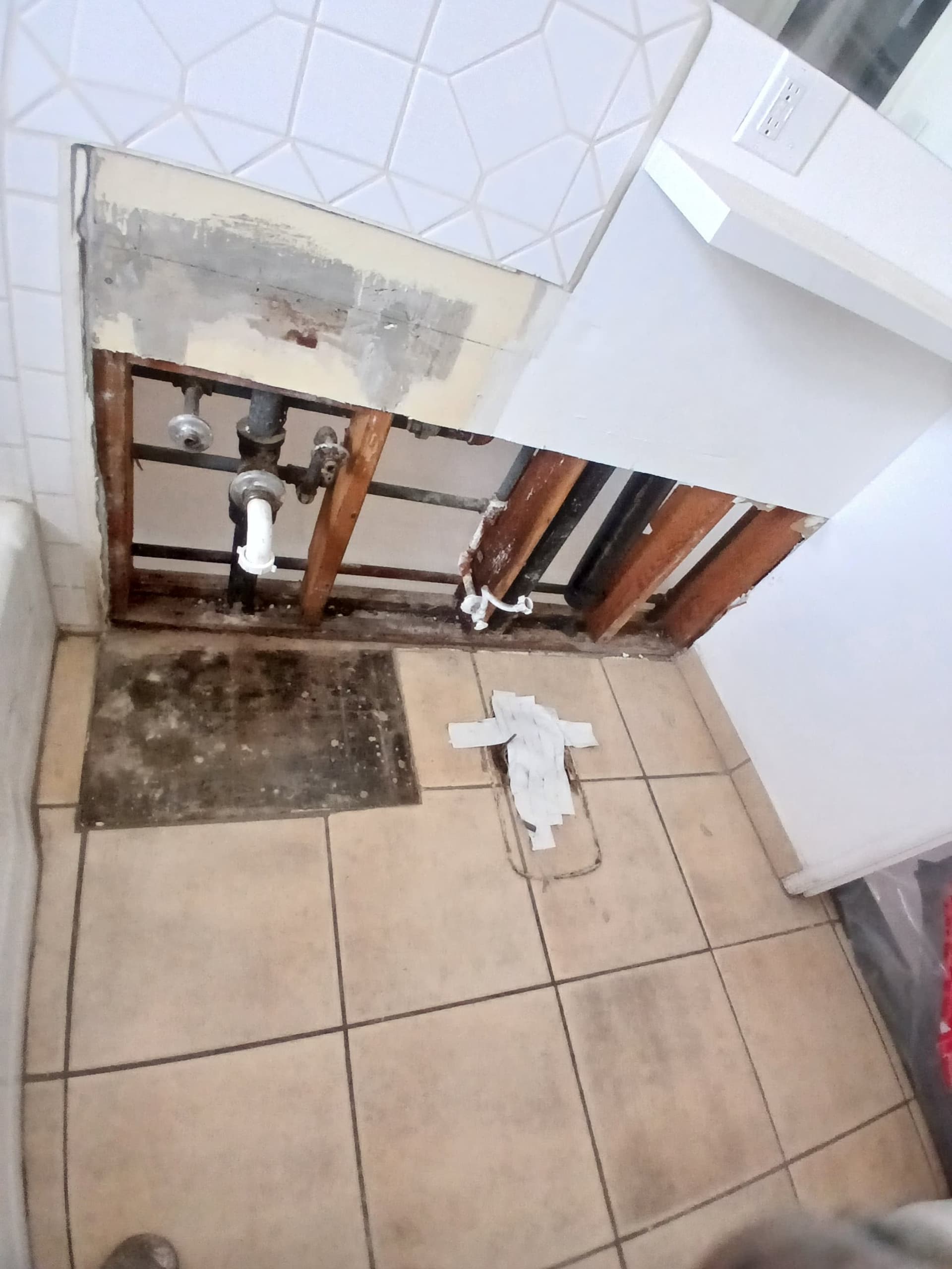 Gallery photos for Bathroom Leak Turned Into Full Water Restoration Done Right: Image #5