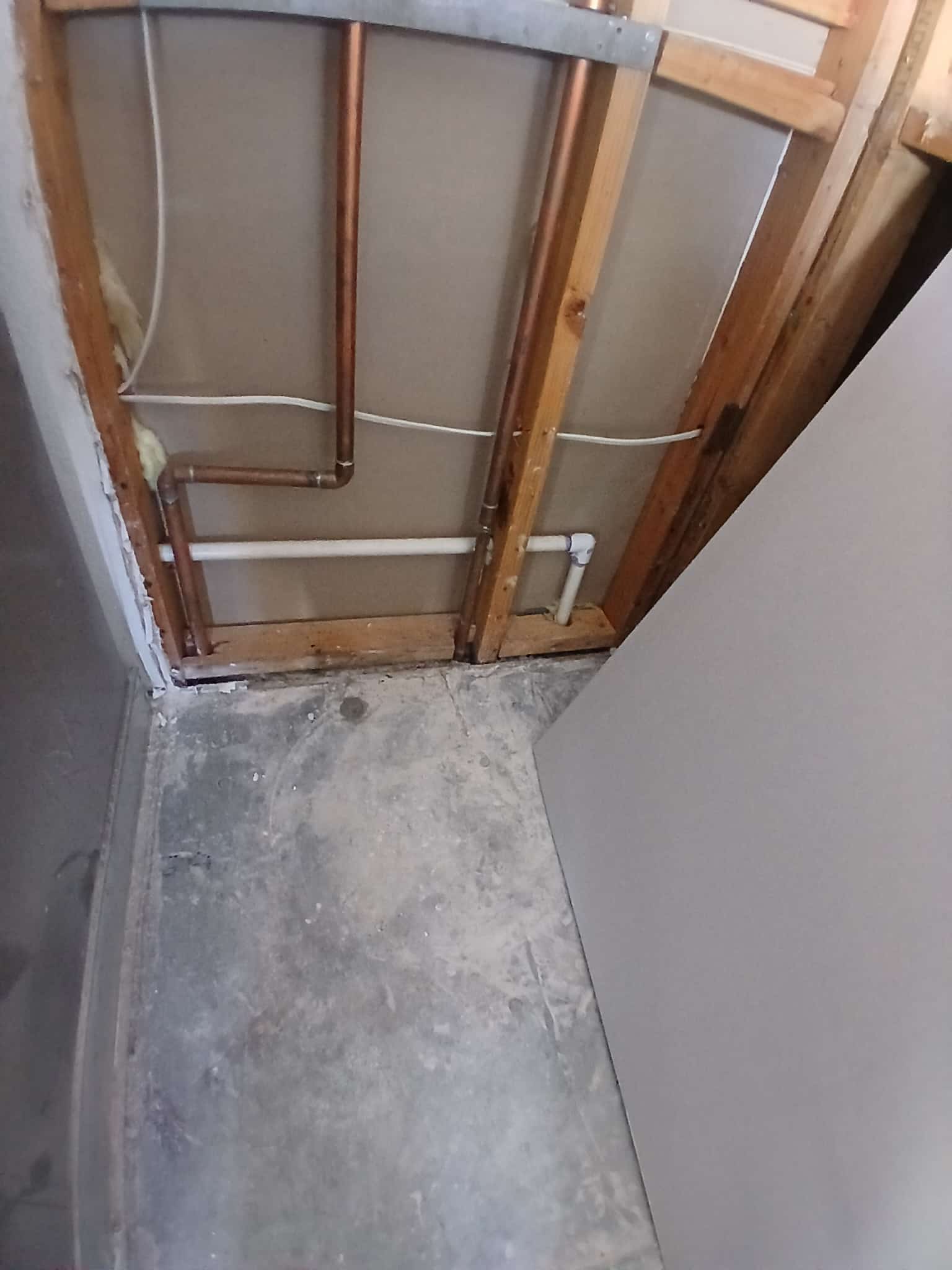 Gallery photos for Water Heater Failure Flooded This Garage - Here's How We Handled It: Image #4