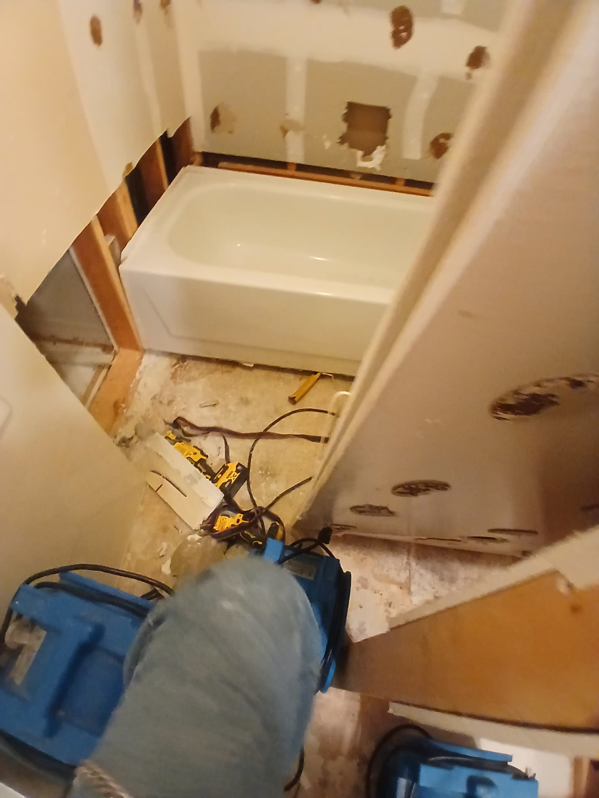Gallery photos for Bathroom Backup Flood Cleanup Done Right: Image #1