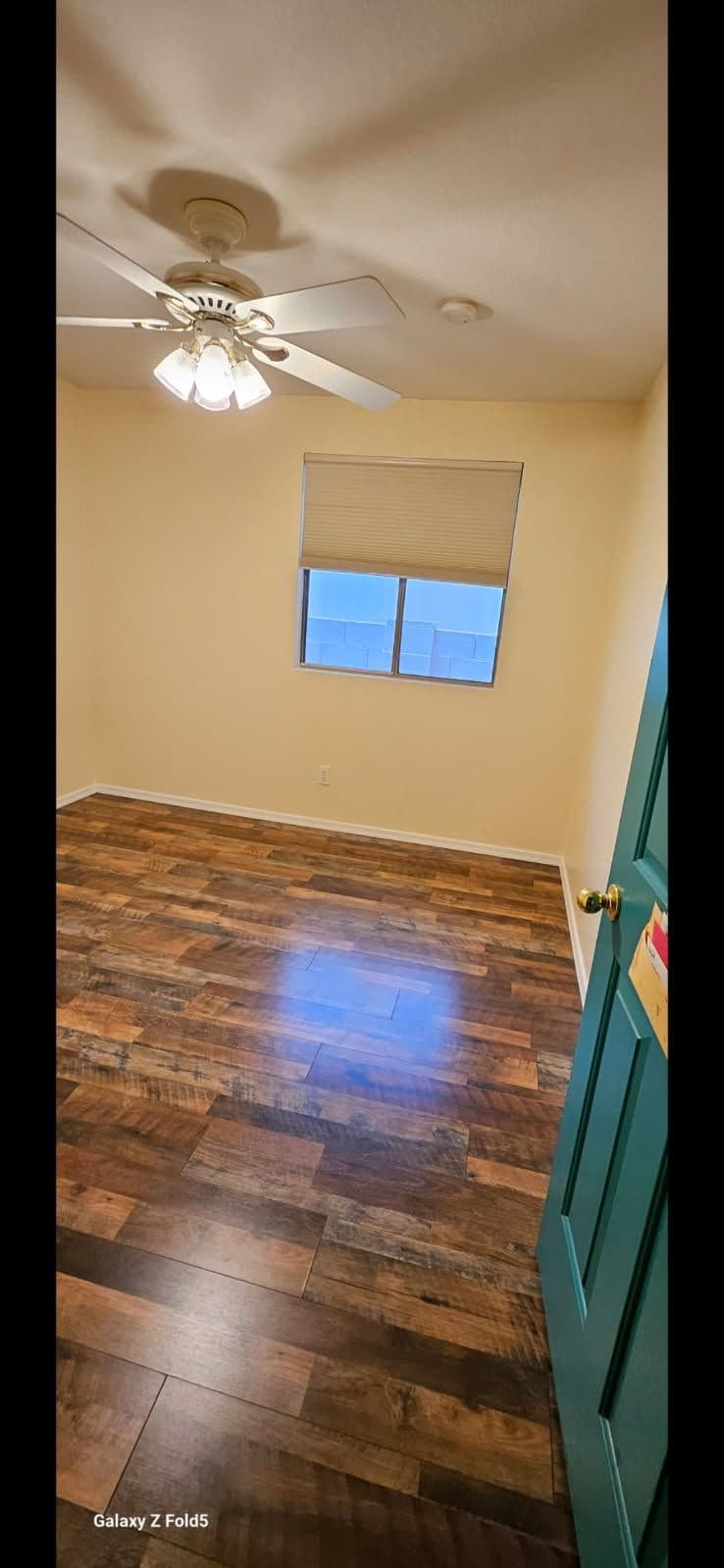 Gallery photos for Room Transformation with Modern Wood Floors: Image #2