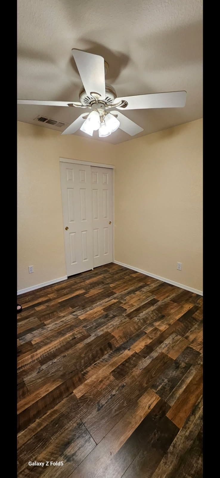 Gallery photos for Room Transformation with Modern Wood Floors: Image #3