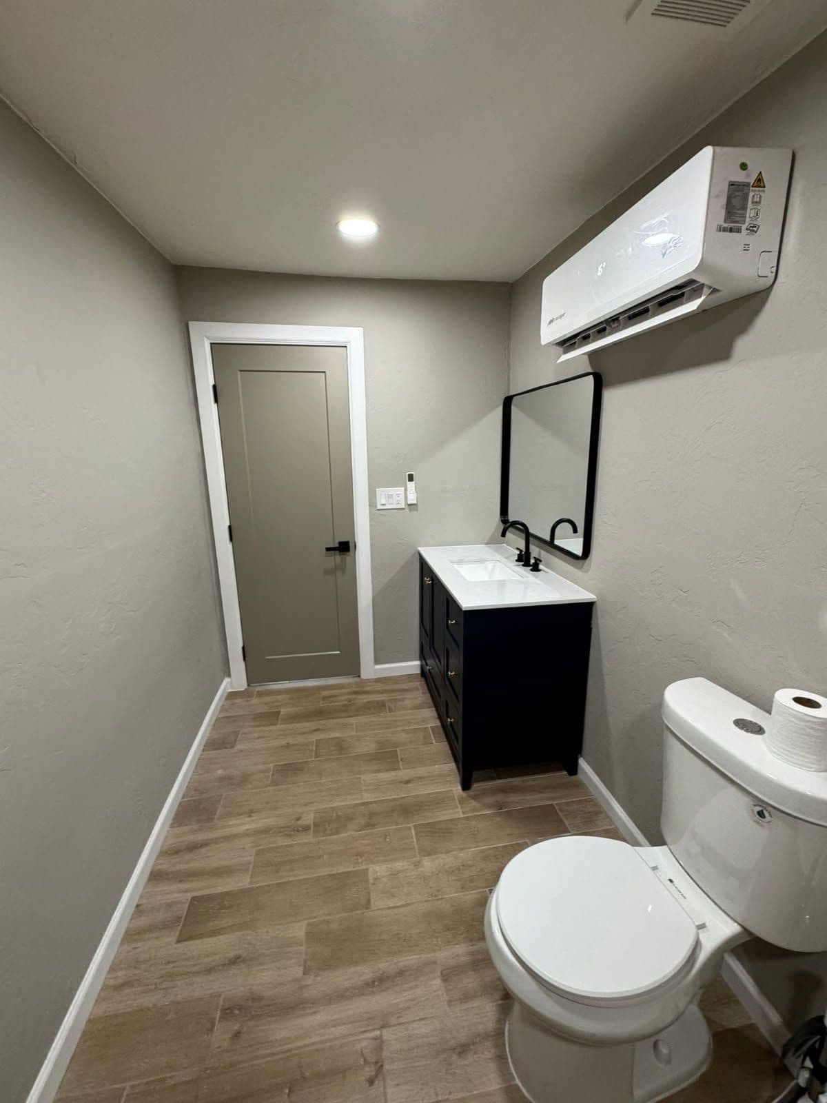 Gallery photos for Stunning Bathroom Transformation in Local Home: Image #3