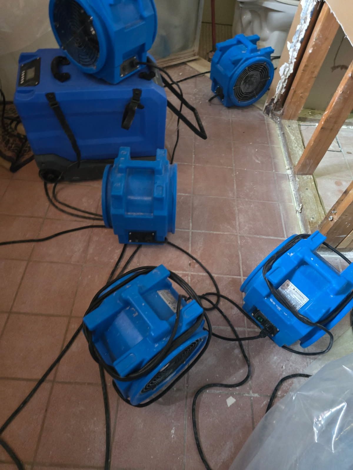 Gallery photos for Expert Water Damage Restoration for Flooded Bathroom: Image #2