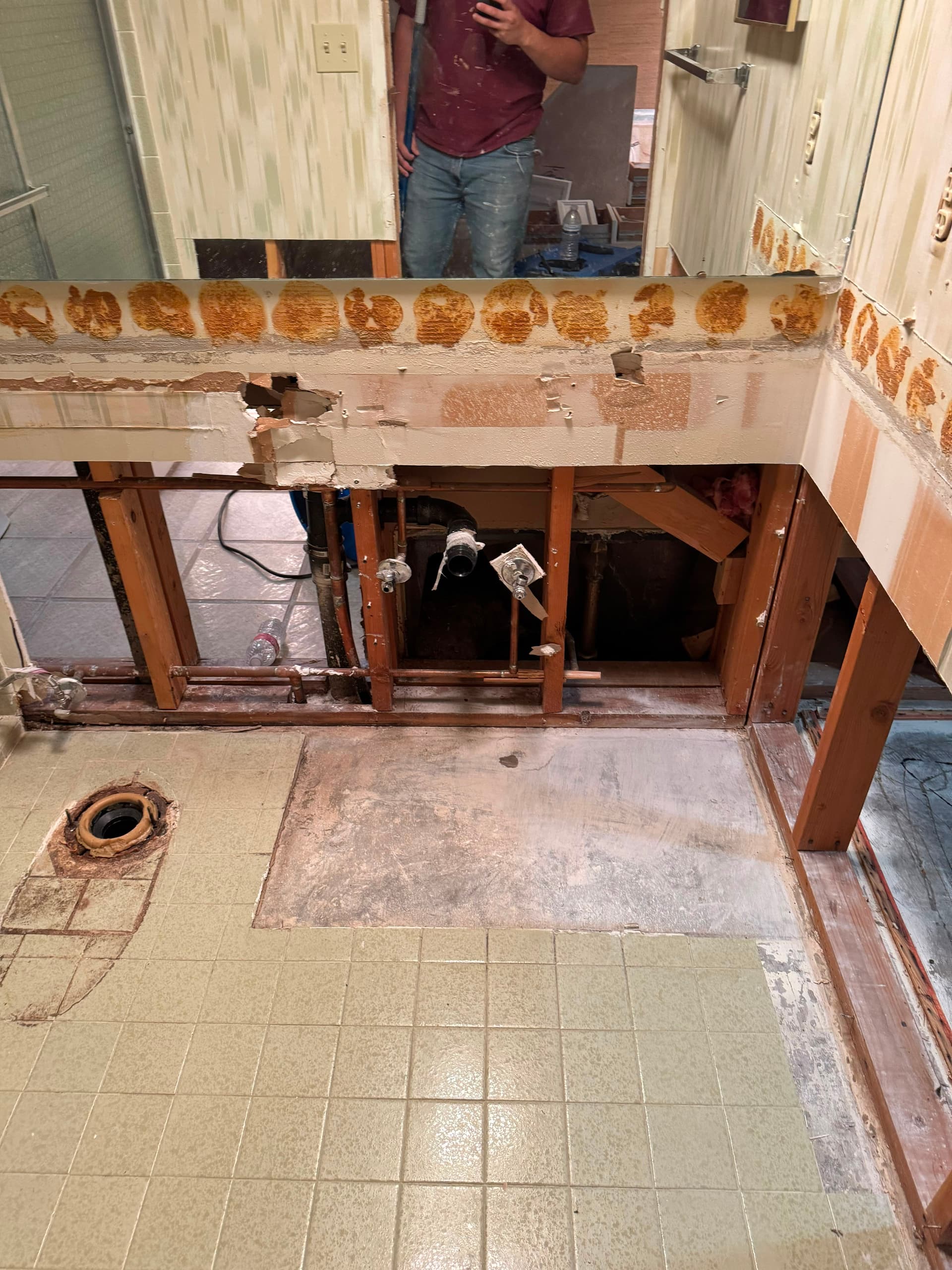 Gallery photos for Water Damage Hits Bathrooms and Bedrooms - Here's How We Handle It: Image #2