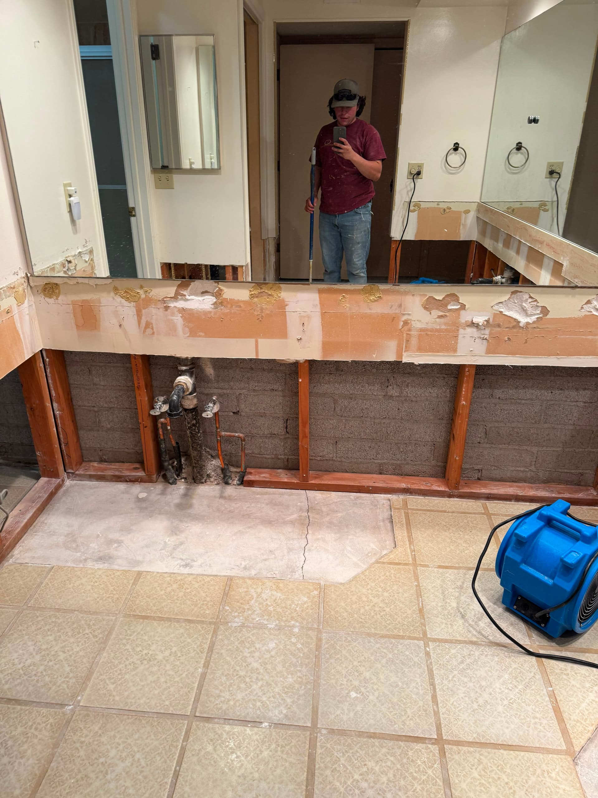 Gallery photos for Water Damage Hits Bathrooms and Bedrooms - Here's How We Handle It: Image #8
